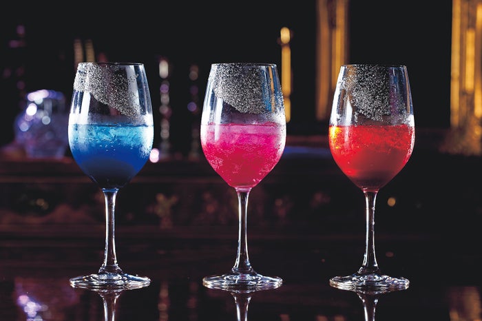 「静寂の碧」「混沌の紫」「不穏の紅レッド」／画像提供：ユー・エス・ジェイ