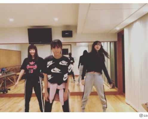 佐野ひなこ、へそ出しルックでMOMOLAND完コピ ダンス動画が可愛すぎる