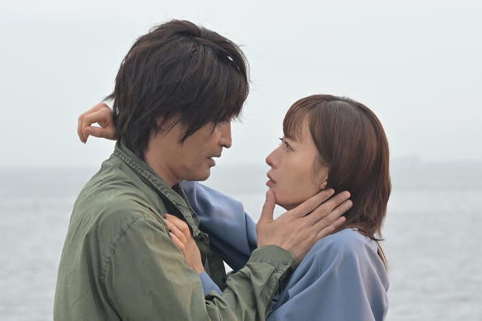 安田顕、松本まりか「奪い愛、真夏」第1話(C)テレビ朝日