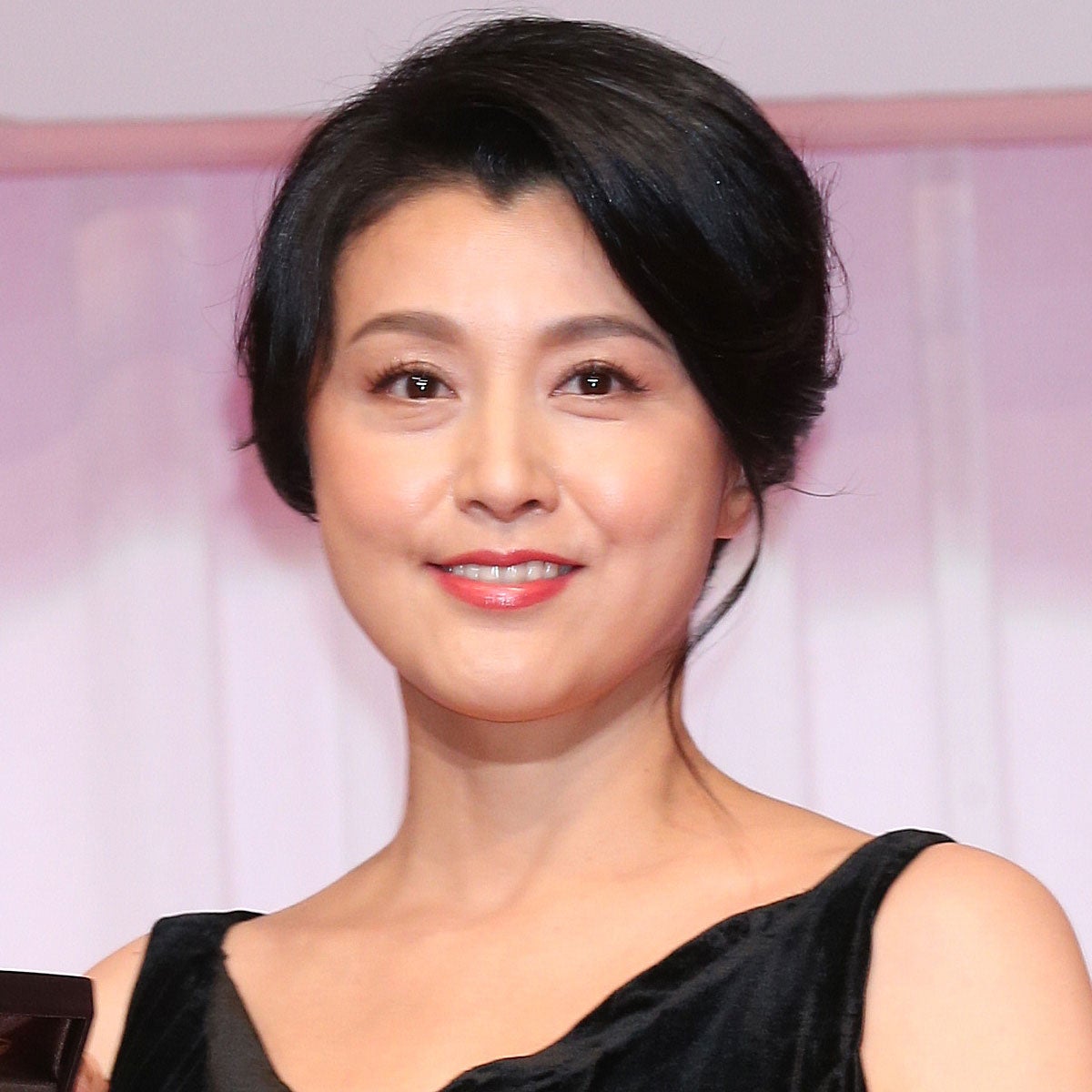 藤原紀香 18年前の肩出しワンピースに 若すぎる の声 モデルプレス