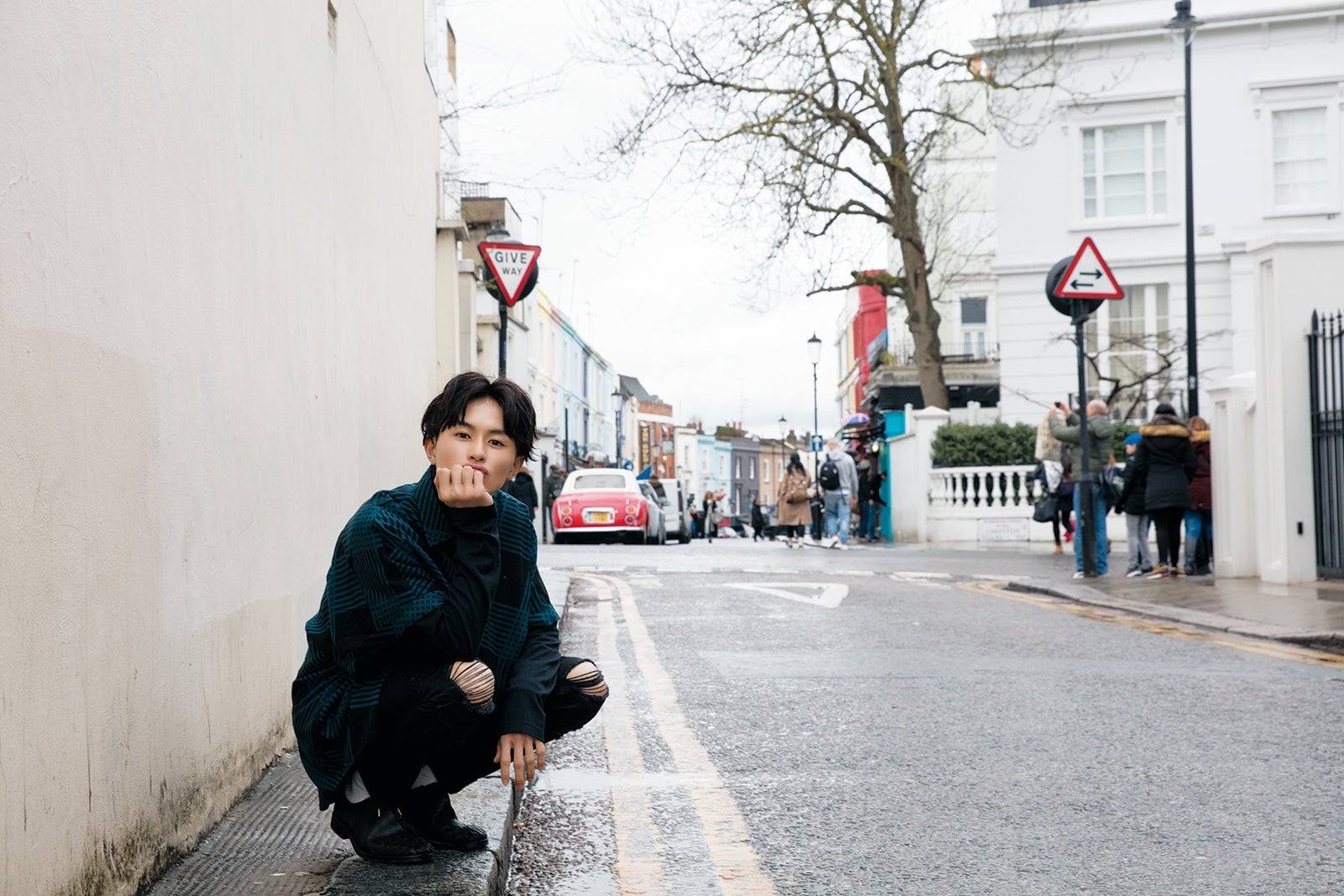 タクヤ／タクヤ写真集『壁ドンより床ドンよりロンドン』より（提供画像）