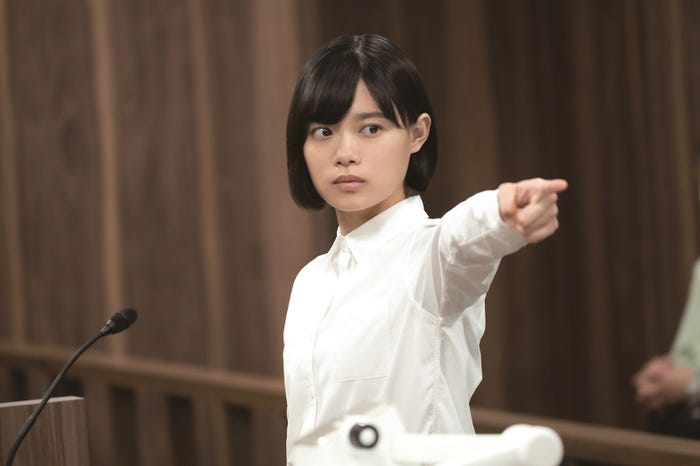 杉咲花(C)五十嵐律人/講談社 (C)2023「法廷遊戯」製作委員会