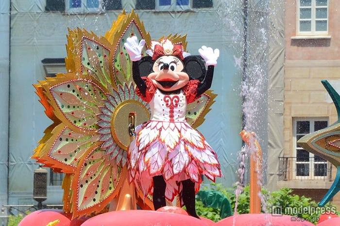 カーニバルクイーンのミニーマウス