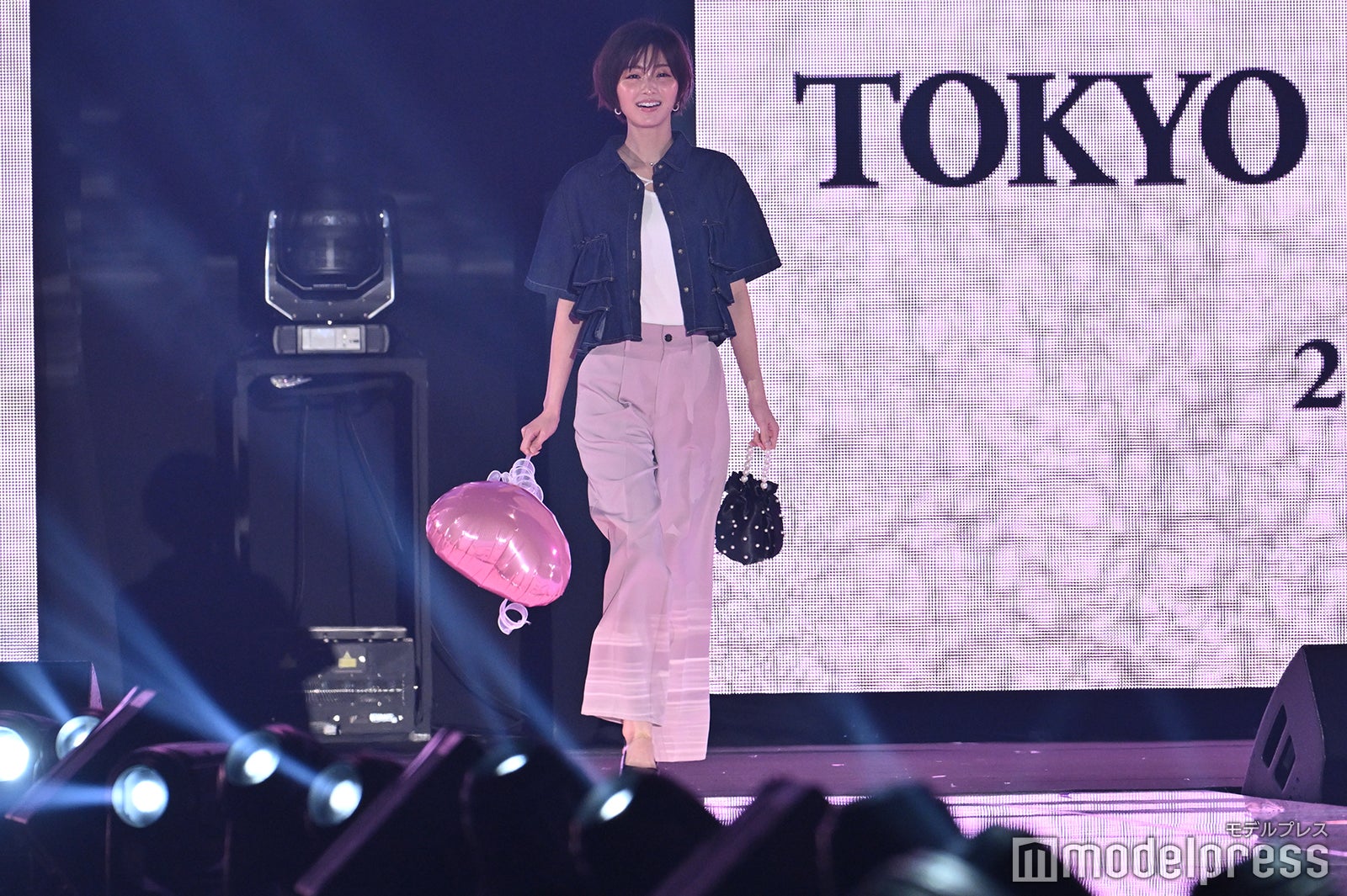 （C）モデルプレス