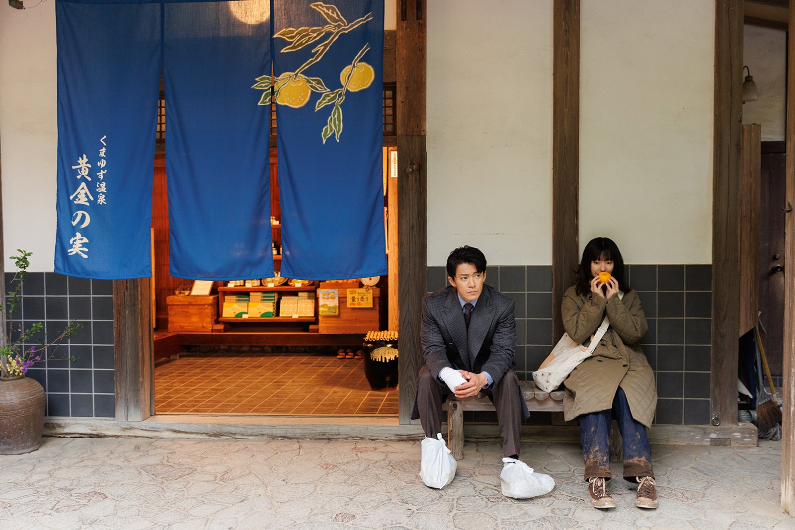 小栗旬、ハン・ヒョジュ「匿名の恋人たち」本編カット（提供写真）