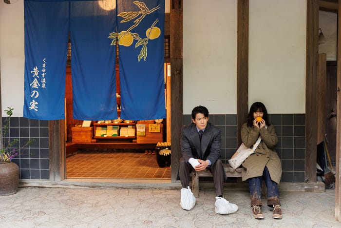 小栗旬、ハン・ヒョジュ「匿名の恋人たち」(C)Netflix