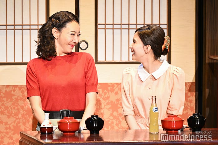 柚希礼音、芳根京子(C)モデルプレス