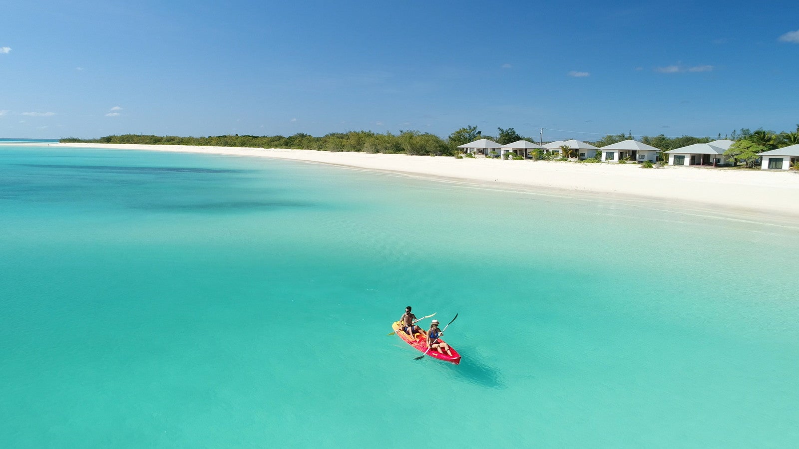 夢のように美しいウベアのビーチ（C）NCT