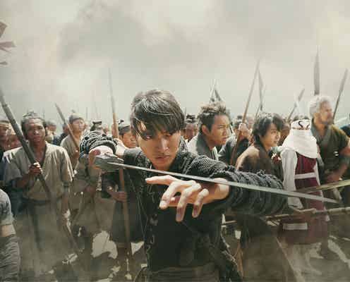 山崎賢人主演「キングダム」シリーズ3作「金曜ロードショー」で3週連続放送決定「キングダム 大将軍の帰還」前半ハイライトテレビ初公開も
