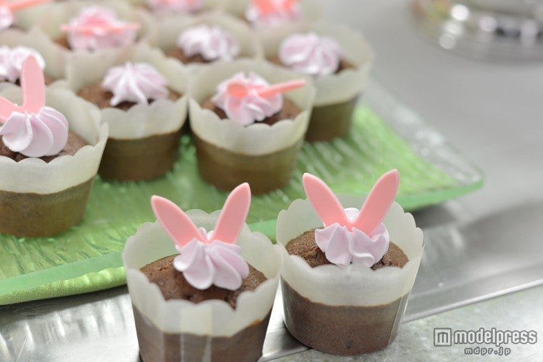うさ耳付きのチョコレートマフィン