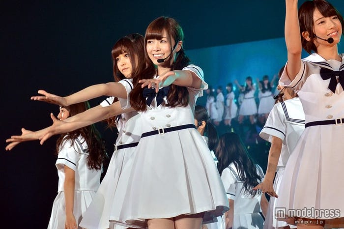 乃木坂46のセンターとしてステージで躍動した白石麻衣