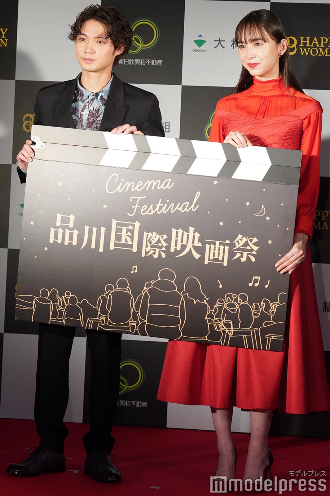 磯村勇斗、井桁弘恵 （C）モデルプレス