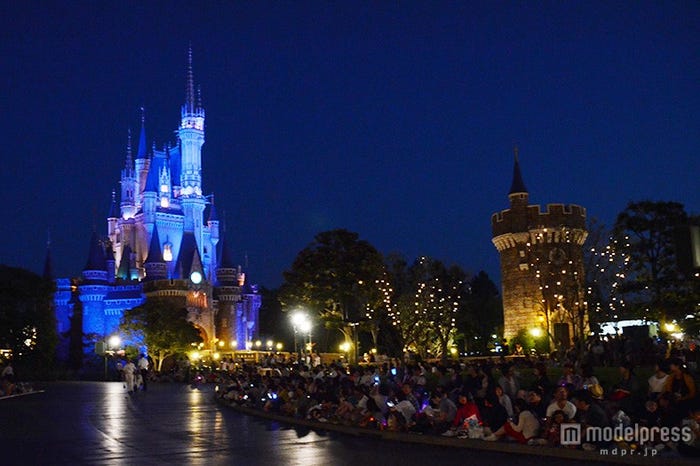 パレード観賞に集まったゲスト