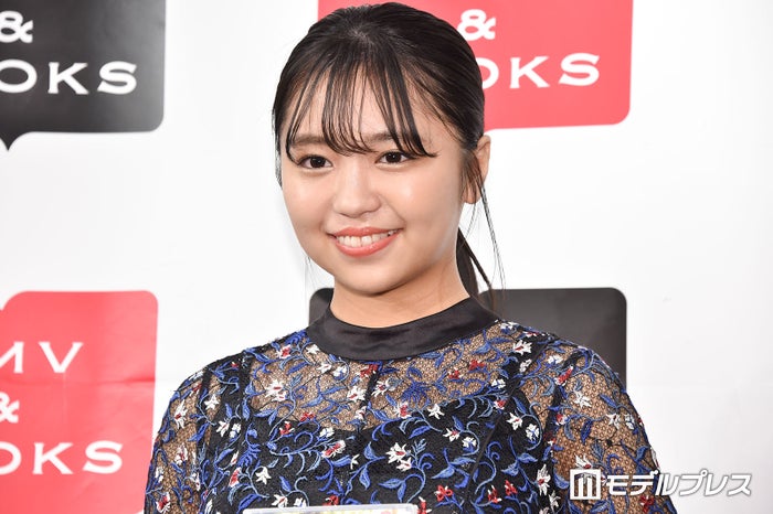 大原優乃、美ボディ輝くランジェリー姿披露「セクシー」「見惚れる」と反響