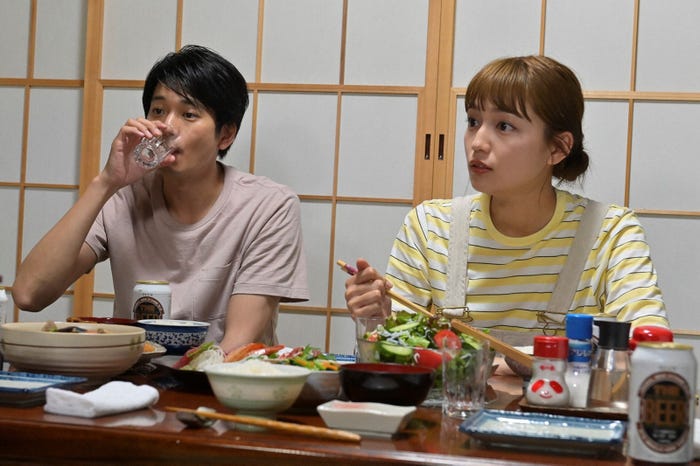向井理、川口春奈「着飾る恋には理由があって」第7話より(C)TBS