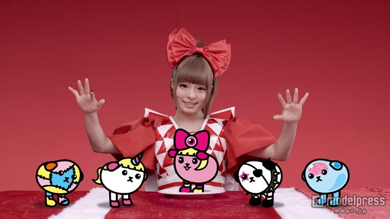 きゃりー、人気キャラとの再コラボ実現