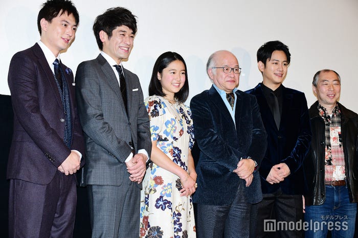 左から:塚本高史、佐藤隆太、藤野涼子、浅田次郎氏、溝端淳平、加島幹也監督 (C)モデルプレス