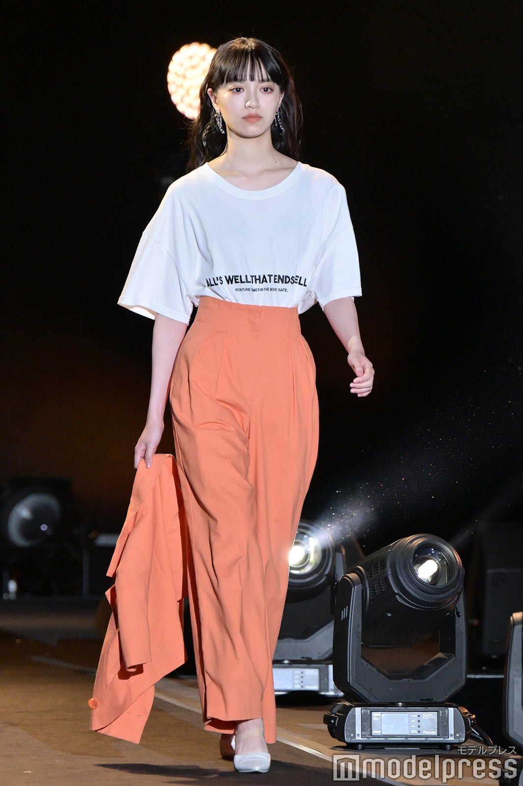 吉井紅 （C）モデルプレス