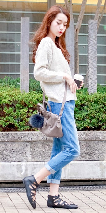 レースアップフラットシューズパンプス「salus」3,990円（税込）／画像提供：salus