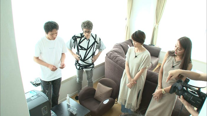 (左から)狩野英孝、田村淳、辺見えみり、GENKING(C)テレビ朝日