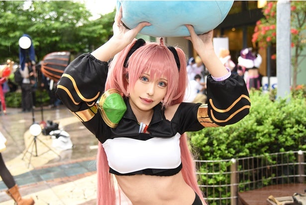 腹筋の再現にこだわる「転スラ」コスプレイヤー「適度に引き締まったおなか周りを見てください」＜ストフェス2024＞ - モデルプレス