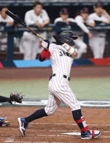 侍ジャパン・佐藤輝「悔しいけど楽しめた」三回、目の前で大谷が申告敬遠「相手からしたら当然」→適時二塁打で応えた