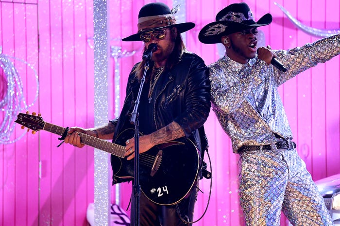 ビリー・レイ・サイラス、リル・ナズ・X(Photo by Getty Images)