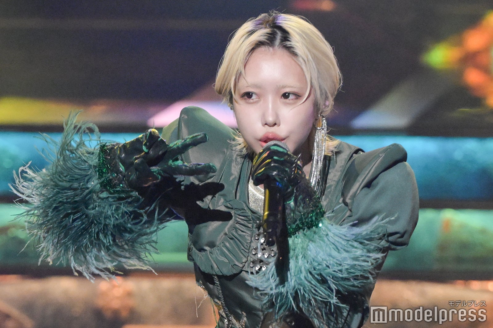 ano（あの）（C）モデルプレス