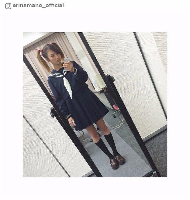 真野恵里菜、ツインテール＆セーラー服で「顔めっちゃ不機嫌」なのも可愛い