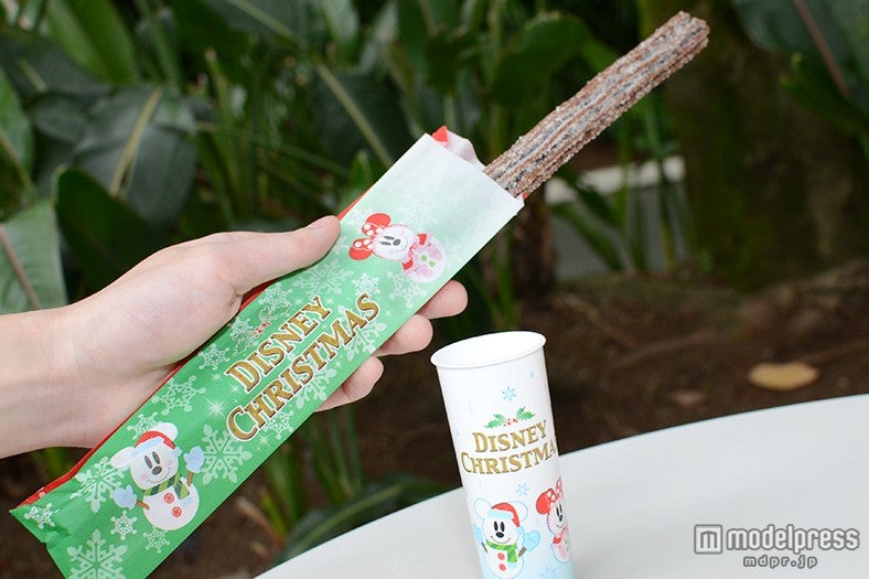 チョコレートチュロス￥310、チュロス用ディップ（クランベリー）￥100