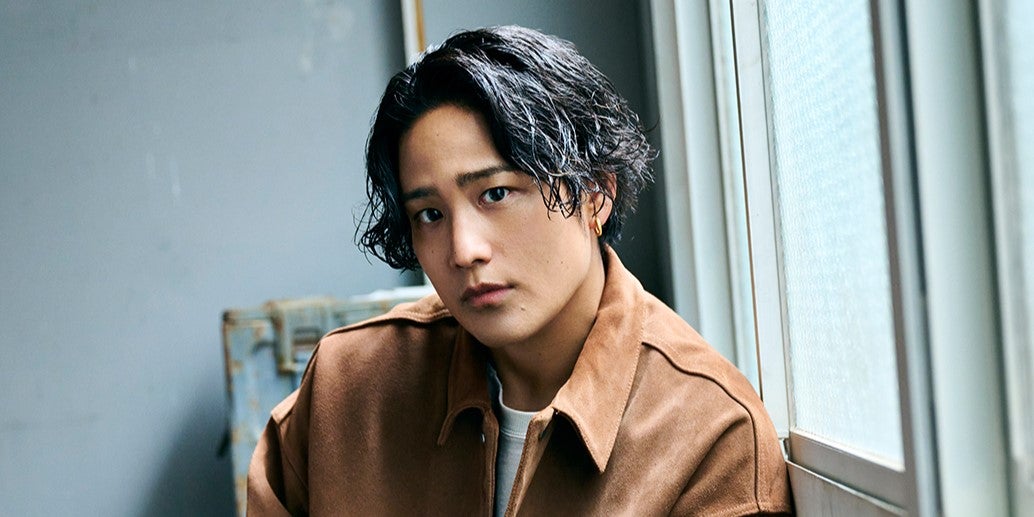 桐山照史の学歴を徹底解説！大阪産業大学中退、興国高校保育科卒の異色経歴と12年間の下積みから掴んだデビューまでの軌跡