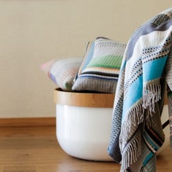 冬のコーデに加えたい あったか 柔らかなイギリス製の上品ファブリック モデルプレス