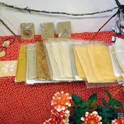 ストールやハンカチのお茶染め体験も可能(予約制)