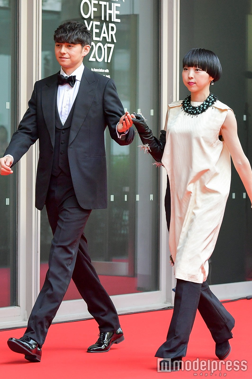 ハリー杉山、MIKIKO氏 （C）モデルプレス