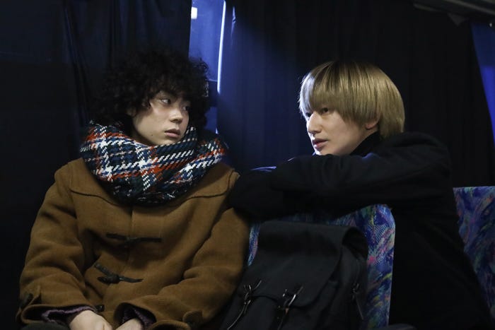菅田将暉、永山瑛太/「ミステリと言う勿れ」第2話より(C)田村由美/小学館 (C)フジテレビジョン