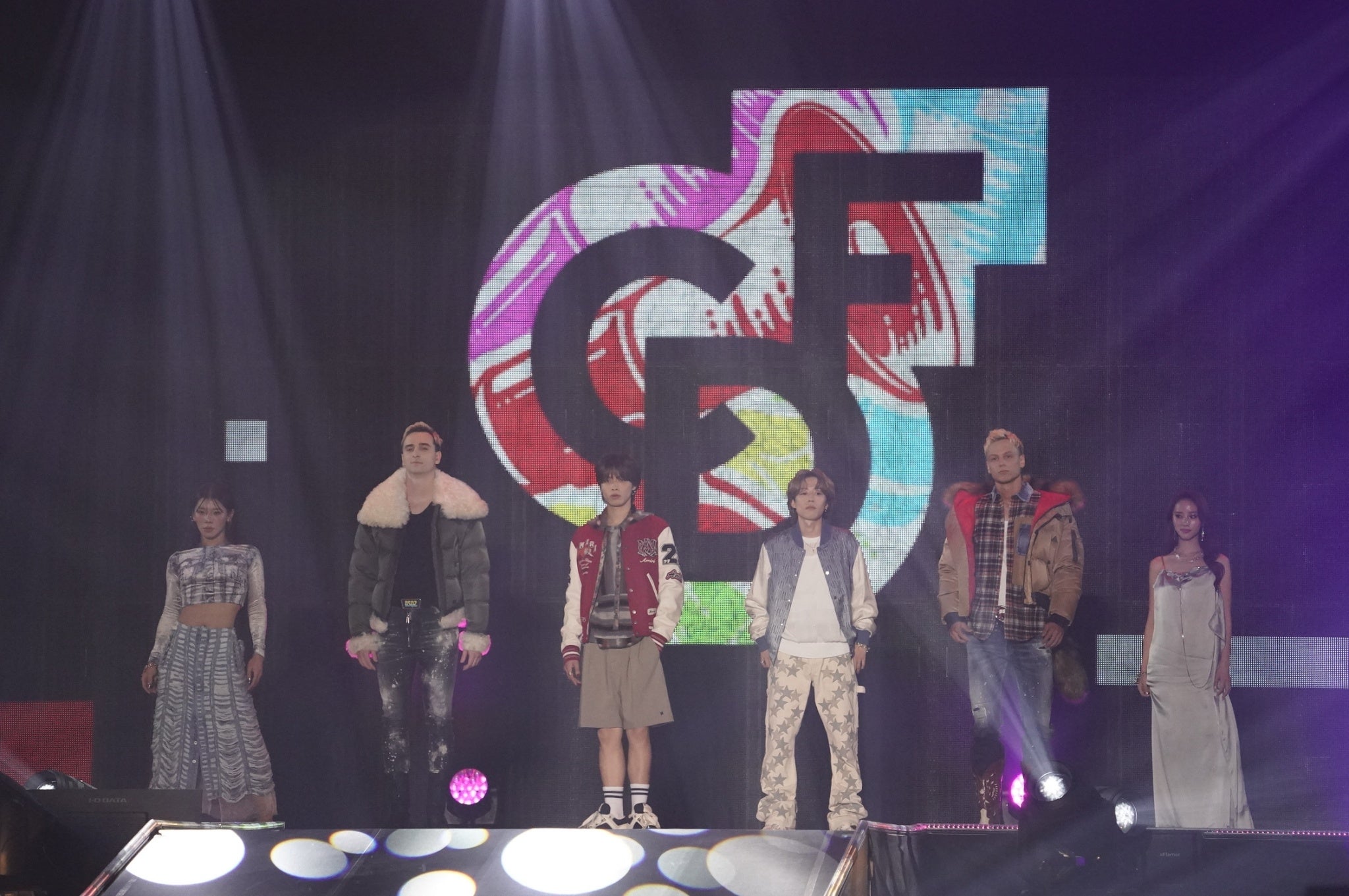 とうあ、サワ、やまと、ヤン、中町綾（C）上飯坂 一