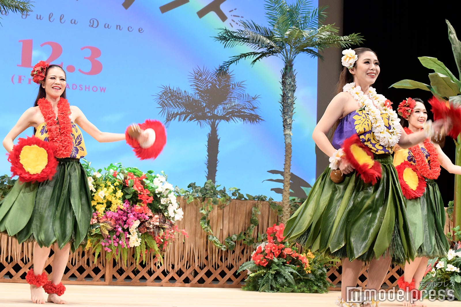 「フラガール」のダンスパフォーマンス （C）モデルプレス