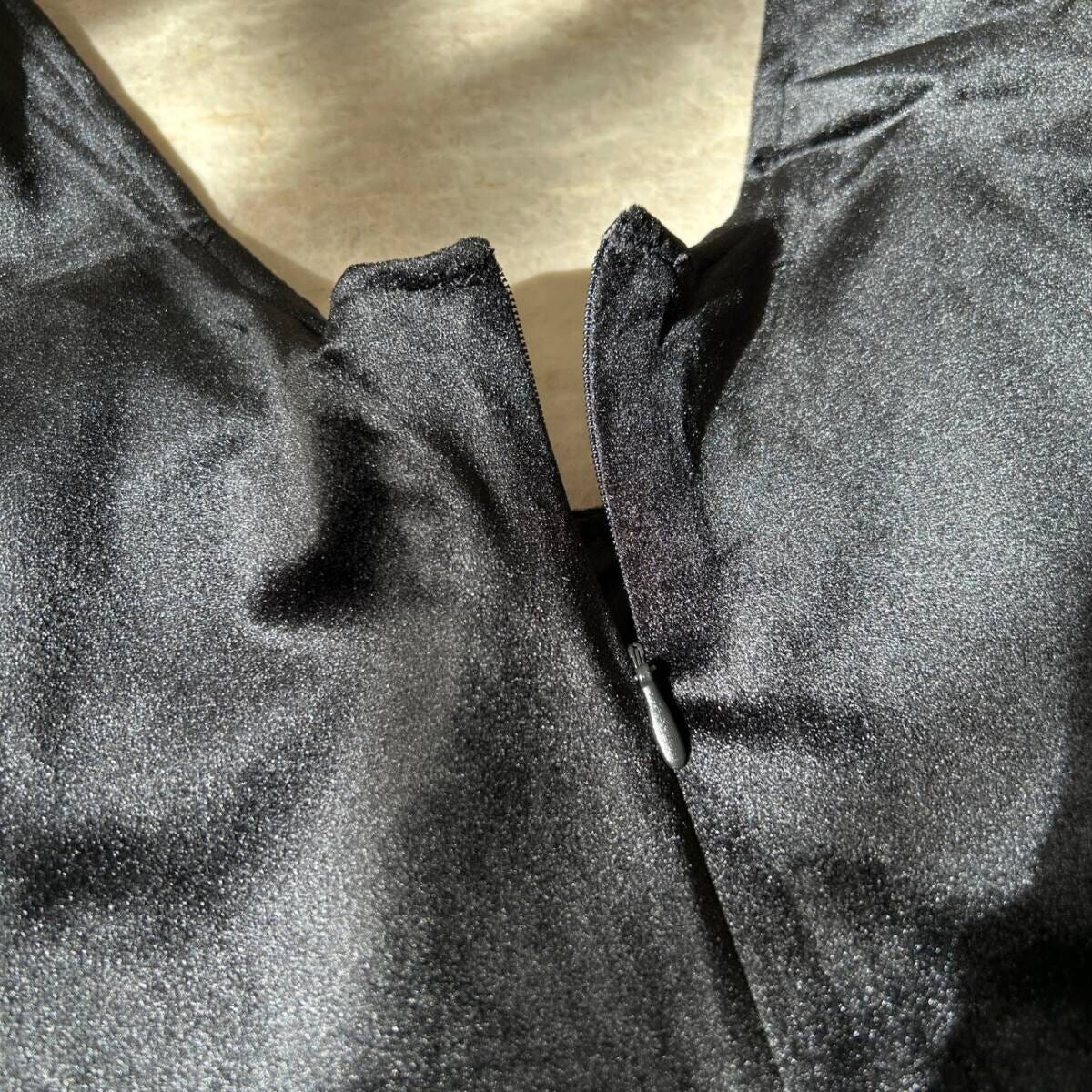 cocaベロアオールインワン　バックジップ部分