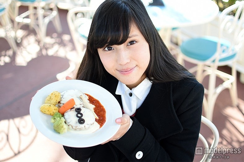 ディズニー「アナ雪」イベント、キュートな“オラフハンバーグ”登場＜試食レポ＞／モデル：矢内美麻理【モデルプレス】