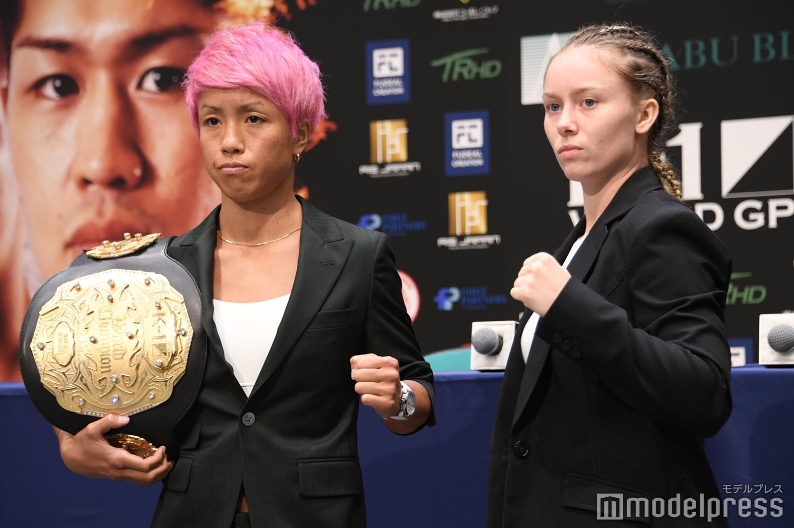 KANA、マッケンナ・ウェイド（C）モデルプレス