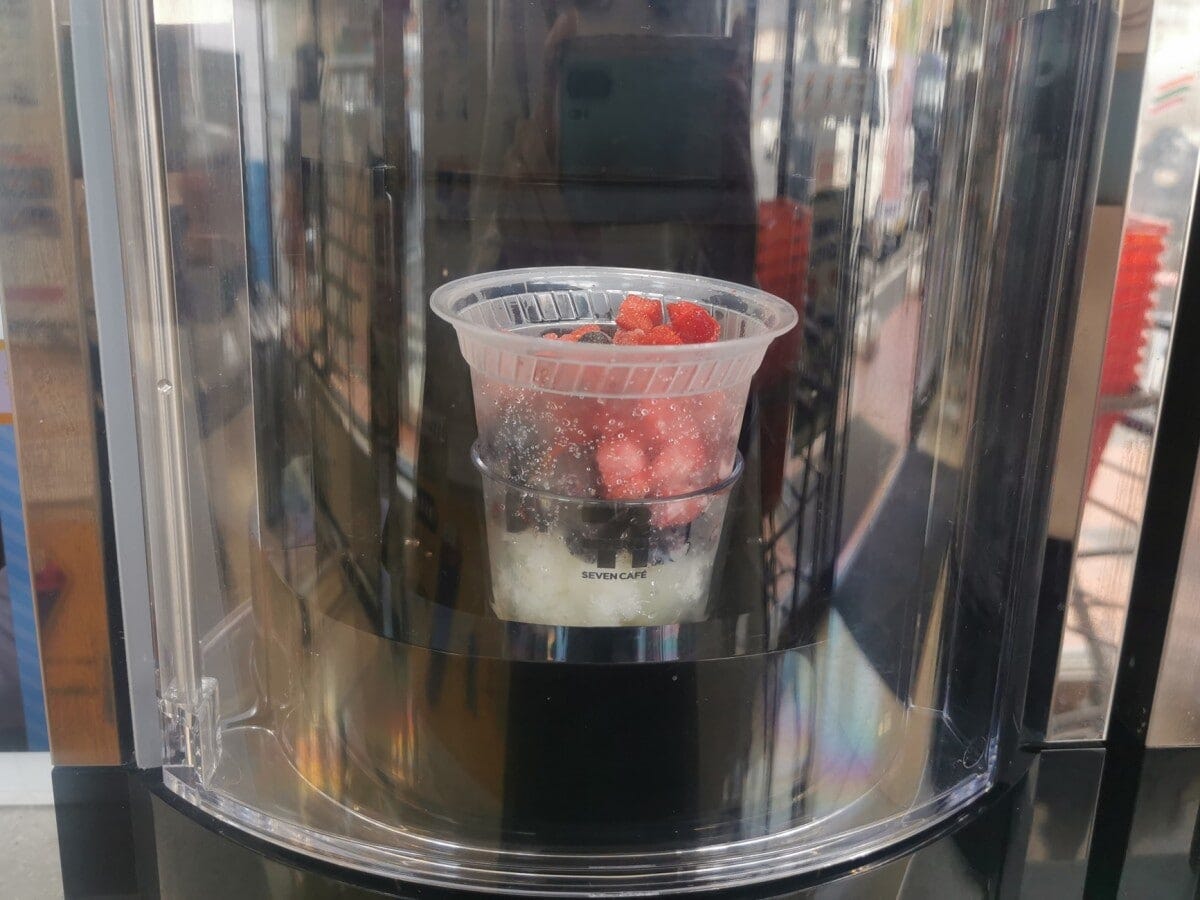 瞬く間にスムージーが完成!セブンカフェより待ち時間は短いかも