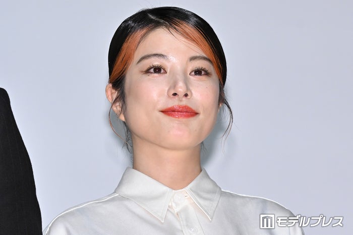 さとうほなみ、奇抜ヘアで大胆イメチェン「新鮮」「似合うのがすごい」と反響