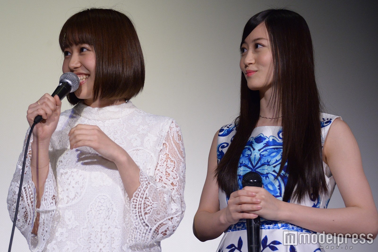 NMB48【門脇佳奈子＆上西恵】カモネギックス★ネオウイング★生写真★2点セット Amazon.co.jp: NMB48 門脇佳奈子＆上西恵 カモネギックス ネオ