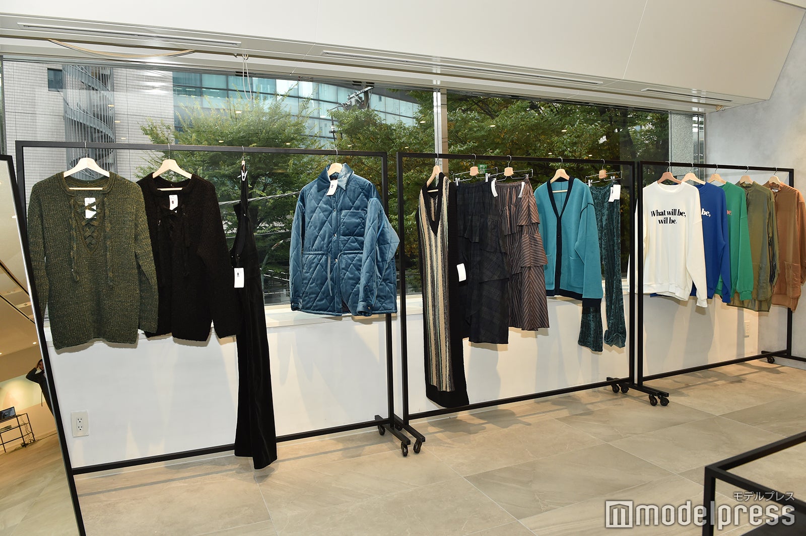 展示会の様子（C）モデルプレス