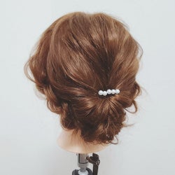 パーティーヘアが自分でできちゃうってすごくない!? 簡単シニヨンヘアアレンジ