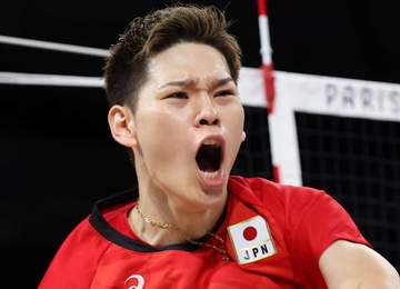 バレー男子準決勝 日本が逆襲！1-1のタイに戻す 石川ミラクルレシーブ→西田強打で流れ呼び込む