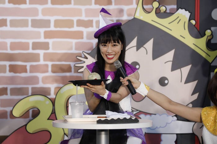 食レポをする高城れに(提供写真)