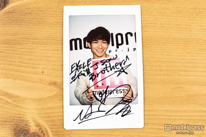 <モデルプレス読者限定>直筆サイン入りチェキを2名にプレゼント