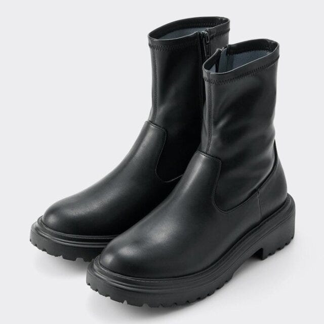 GU ベスト×ハーフジップ 今っぽコーデ フェミニンカジュアル EccO イラスト GU ベスト×ハーフジップ 今っぽコーデ フェミニンカジュアル EccO イラスト ウルトラストレッチボリュームソールブーツ