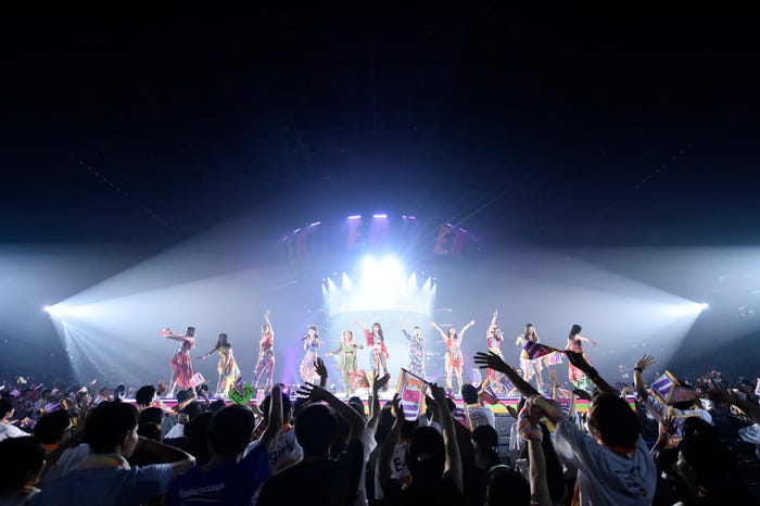 E-girls/Live photography:Yoko Yamashita、Yusuke Oishi、Toru Shiozaki、Michiko Kiseki、Hiroyuki Matsubara、Takahiro Kugino、Saeka Shimada、Mitsuaki Murata (提供写真)